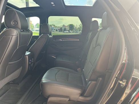 Used 2023 Buick Enclave Avenir w/ Avenir Technology Package image 9
