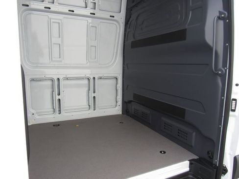 Used 2025 Mercedes-Benz Sprinter 2500 image 19