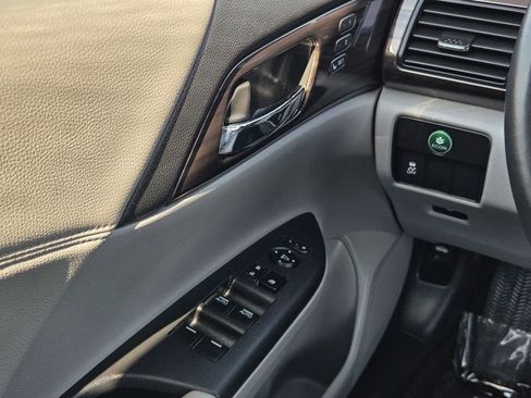 Used 2016 Honda Accord EX-L image 30