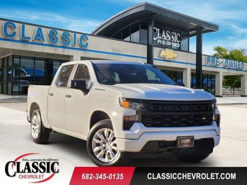 Used 2023 Chevrolet Silverado 1500 Custom image 1