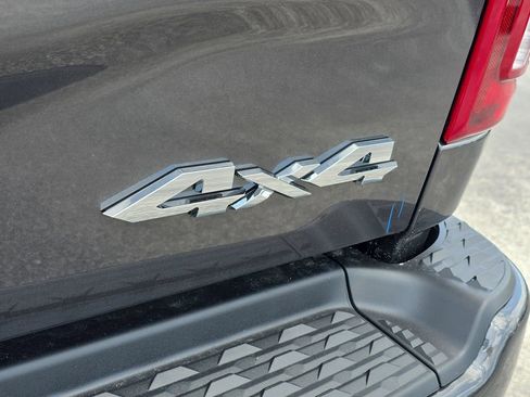 New 2025 RAM 2500 Laramie AWD/4WD image 5