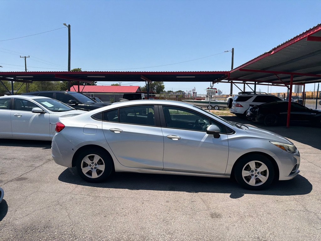 Used 2018 Chevrolet Cruze LS FWD image 27