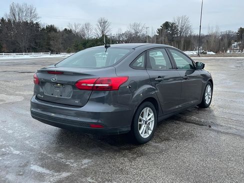 Used 2017 Ford Focus SE image 5