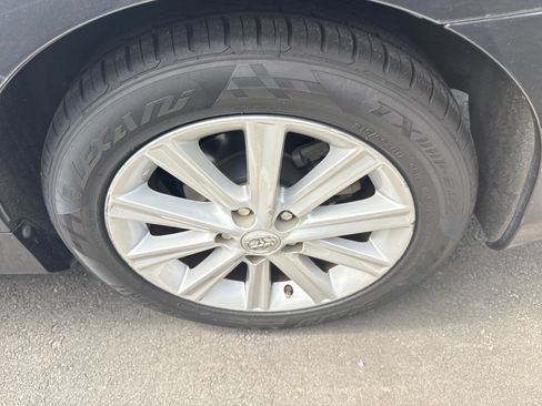 Used 2012 Toyota Camry XLE w/ Leather Pkg FWD image 11
