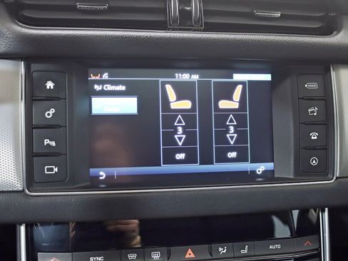 Used 2016 Jaguar XF Premium image 19