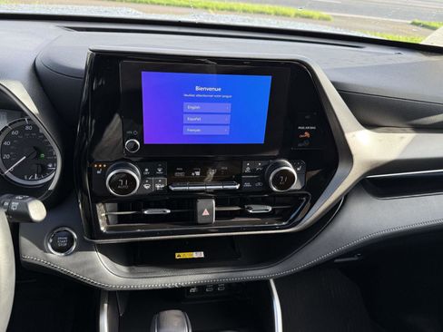Certified 2023 Toyota Highlander XLE image 21