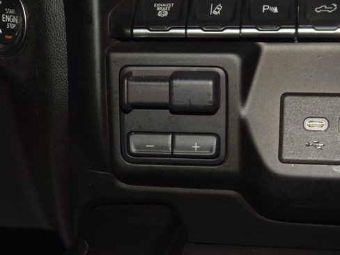 Used 2023 GMC Sierra 3500 Denali image 34