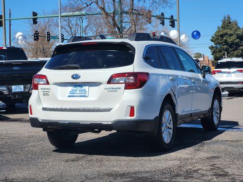 Used 2017 Subaru Outback 2.5i Premium image 5