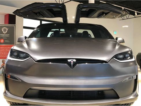 Used 2024 Tesla Model X image 3