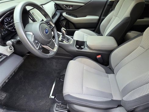 Used 2022 Subaru Outback Premium image 8