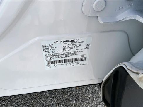 Used 2021 Ford Edge Titanium FWD image 33