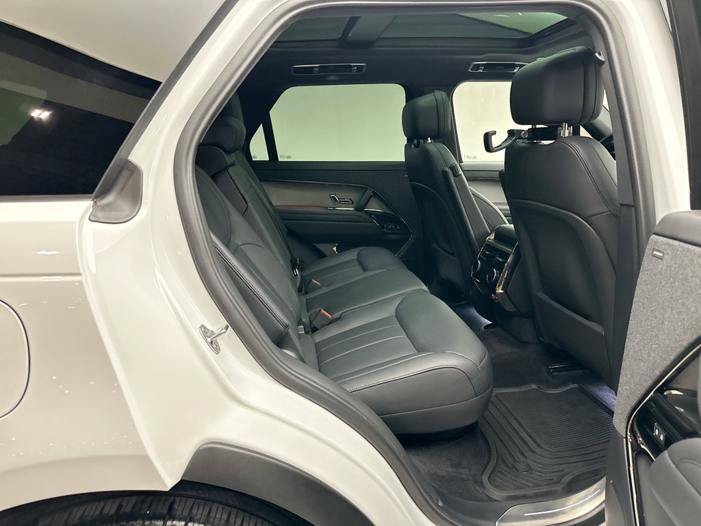 Certified 2025 Land Rover Range Rover Sport SE AWD/4WD image 19