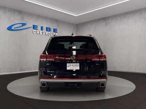 Used 2024 Volkswagen Atlas Peak Edition SEL AWD/4WD image 14
