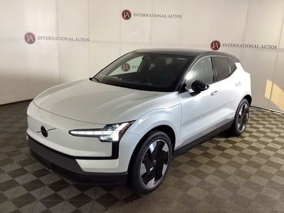 New 2025 Volvo EX30 Plus w/ Protection Package Premier