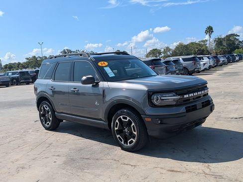 Used 2024 Ford Bronco Sport Outer Banks w/ Tech Package AWD/4WD image 2
