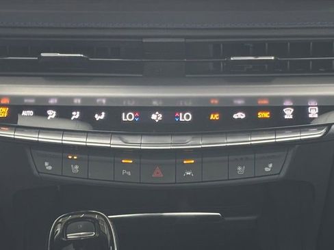 Used 2024 Cadillac XT4 Sport FWD image 4