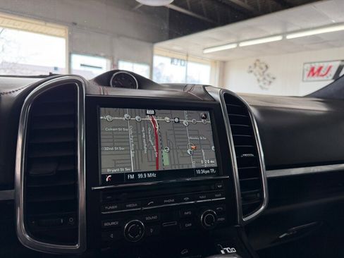 Used 2014 Porsche Cayenne GTS image 21