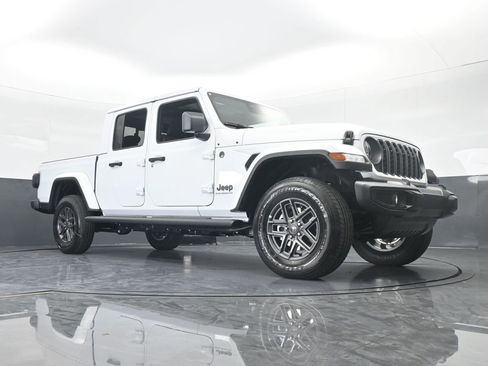 New 2026 Jeep Gladiator Sport image 54