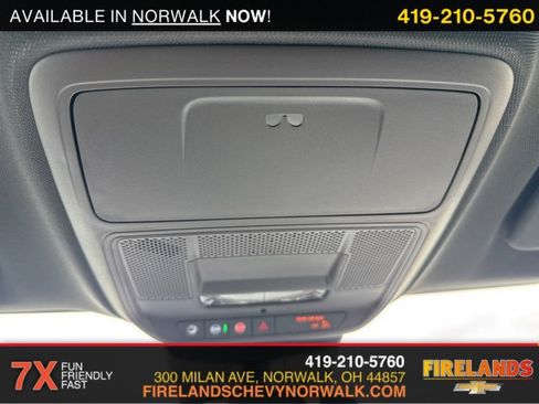 New 2025 Chevrolet Traverse LT w/ Driver Confidence Package image 31