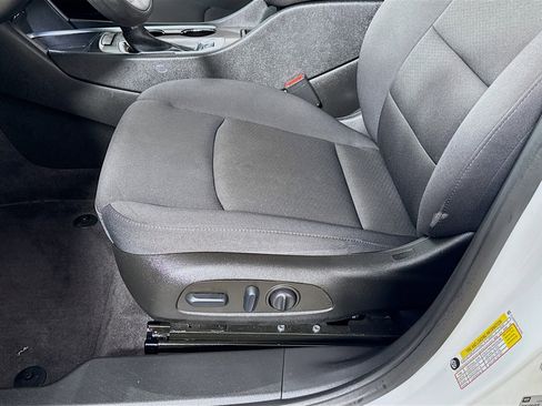 Used 2022 Chevrolet Malibu LT FWD image 21