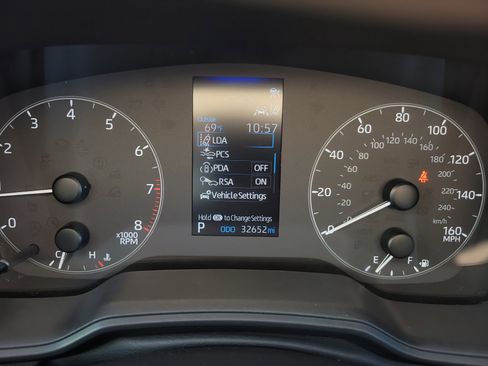 Used 2024 Toyota Corolla LE image 27