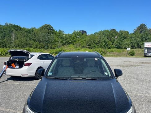 Used 2021 Volvo XC40 T5 Momentum AWD/4WD image 9