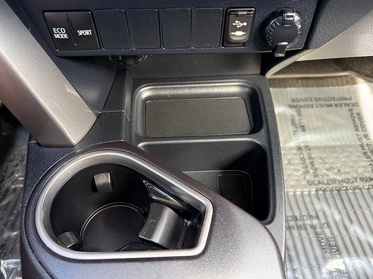 Used 2018 Toyota RAV4 XLE w/ Plus Extra Value Package AWD/4WD image 41