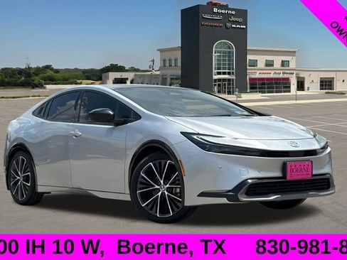 Used 2024 Toyota Prius XLE FWD image 1