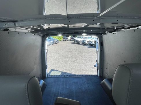 Used 2019 Ford Transit 250 148 Low Roof RWD image 30