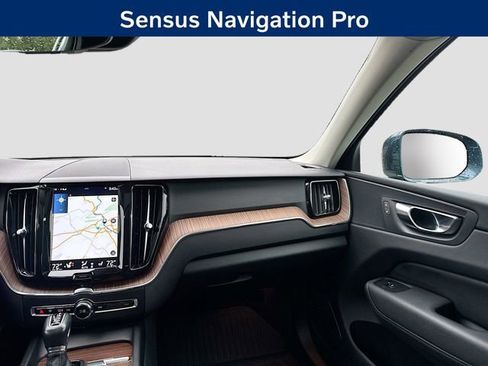 Used 2021 Volvo XC60 T5 Momentum w/ Premium Package image 24