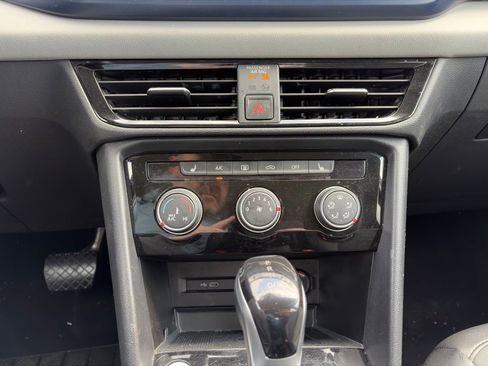 Used 2023 Volkswagen Taos SE image 21