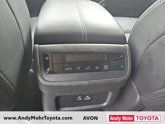 Used 2023 Nissan Pathfinder SL AWD/4WD image 28