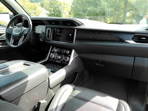 Certified 2023 GMC Yukon Denali image 16