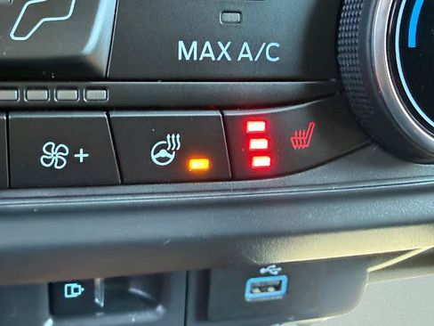Certified 2024 Ford Maverick Lariat w/ FX4 Off-Road Package AWD/4WD image 12