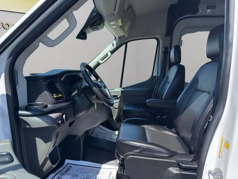 Used 2025 Ford Transit 250 148 Medium Roof image 9