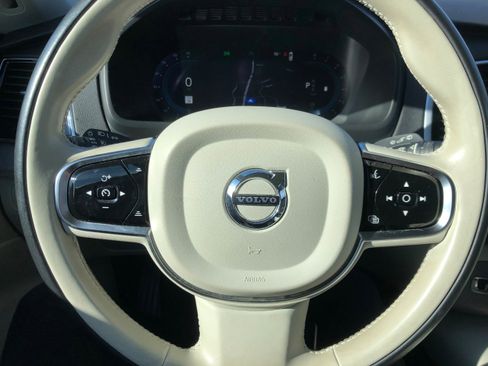 Used 2023 Volvo XC90 B6 Plus image 15