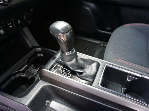 Used 2019 Toyota Tacoma TRD Sport image 23