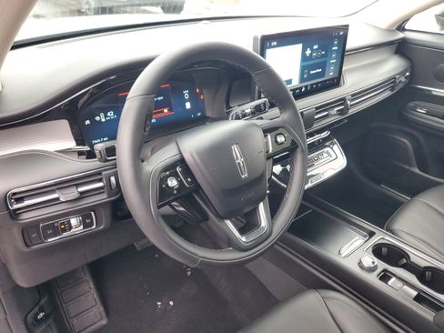 Certified 2024 Lincoln Corsair AWD w/ Equipment Group 101A image 13