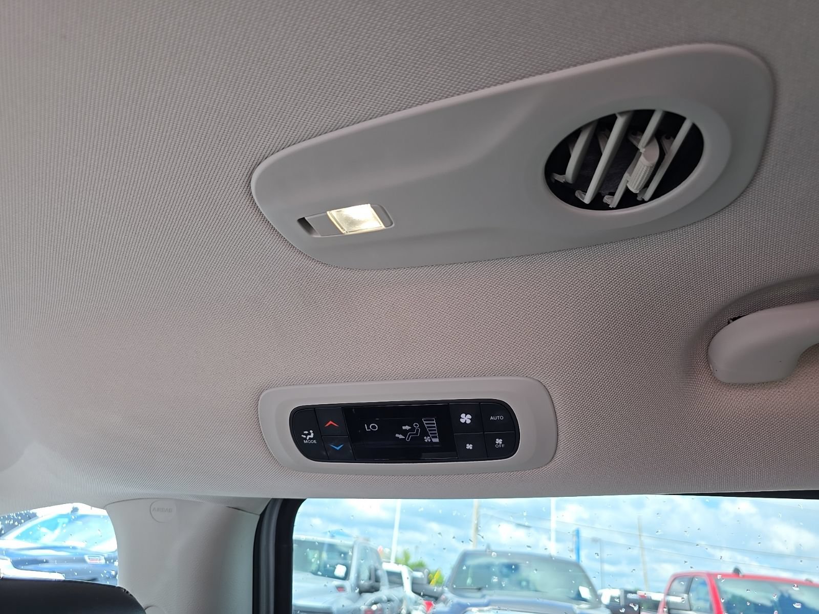 Used 2023 Chrysler Pacifica Touring-L FWD image 38