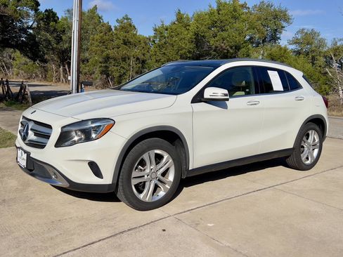 Used 2015 Mercedes-Benz GLA 250 4MATIC image 4
