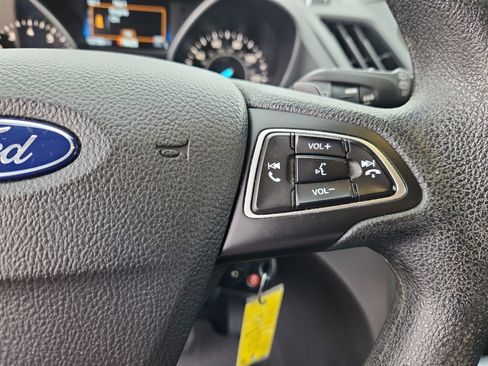 Used 2017 Ford Escape SE w/ Equipment Group 201A image 19