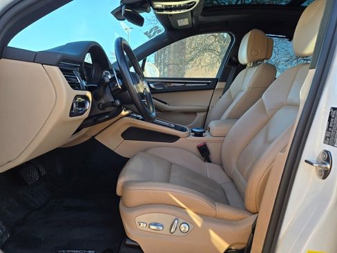 Certified 2022 Porsche Macan S image 19