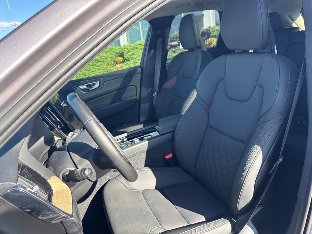 Used 2026 Volvo XC60 B5 Plus AWD/4WD image 19