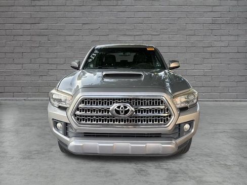 Used 2017 Toyota Tacoma TRD Sport w/ Tow Package RWD image 10