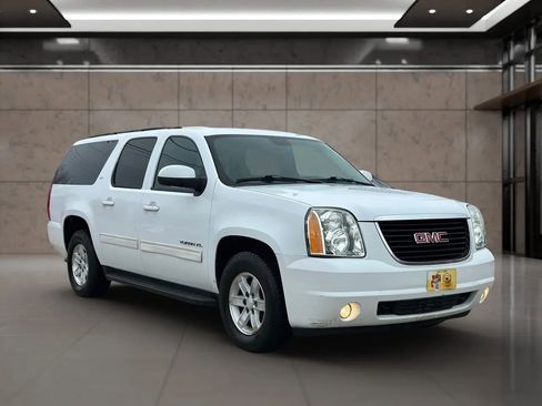 Used 2010 GMC Yukon XL SLT w/ SLT-2 Equipment Package image 19