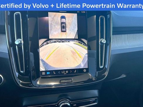 Certified 2025 Volvo XC40 B5 Plus image 29