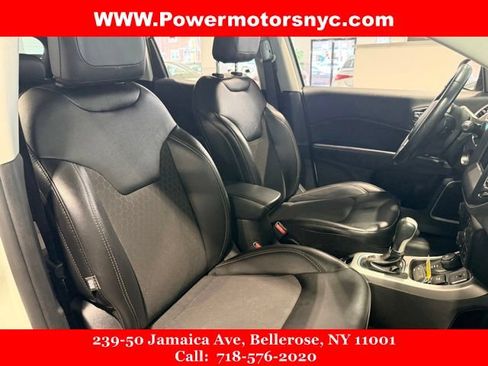 Used 2020 Jeep Compass Latitude AWD/4WD image 21