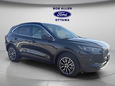 Used 2025 Ford Escape PHEV w/ PHEV Premium Package image 14