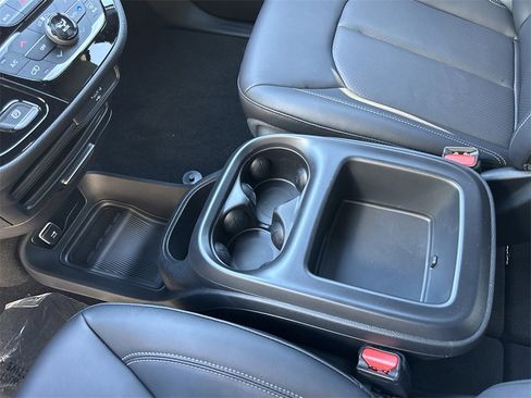 New 2026 Chrysler Pacifica Select image 30