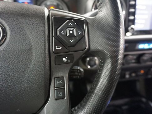 Used 2021 Toyota Tacoma TRD Sport image 9